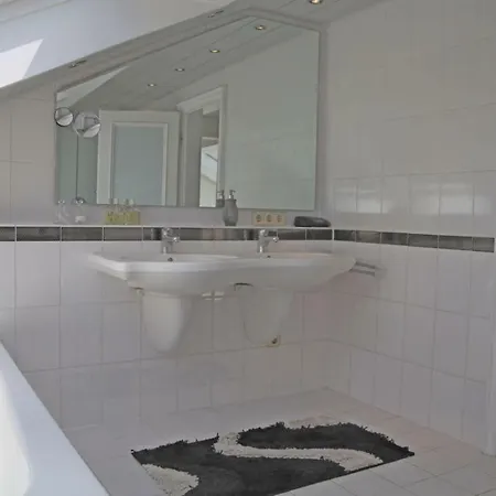Ferienhaus Lusi * Φριντρισχάφεν